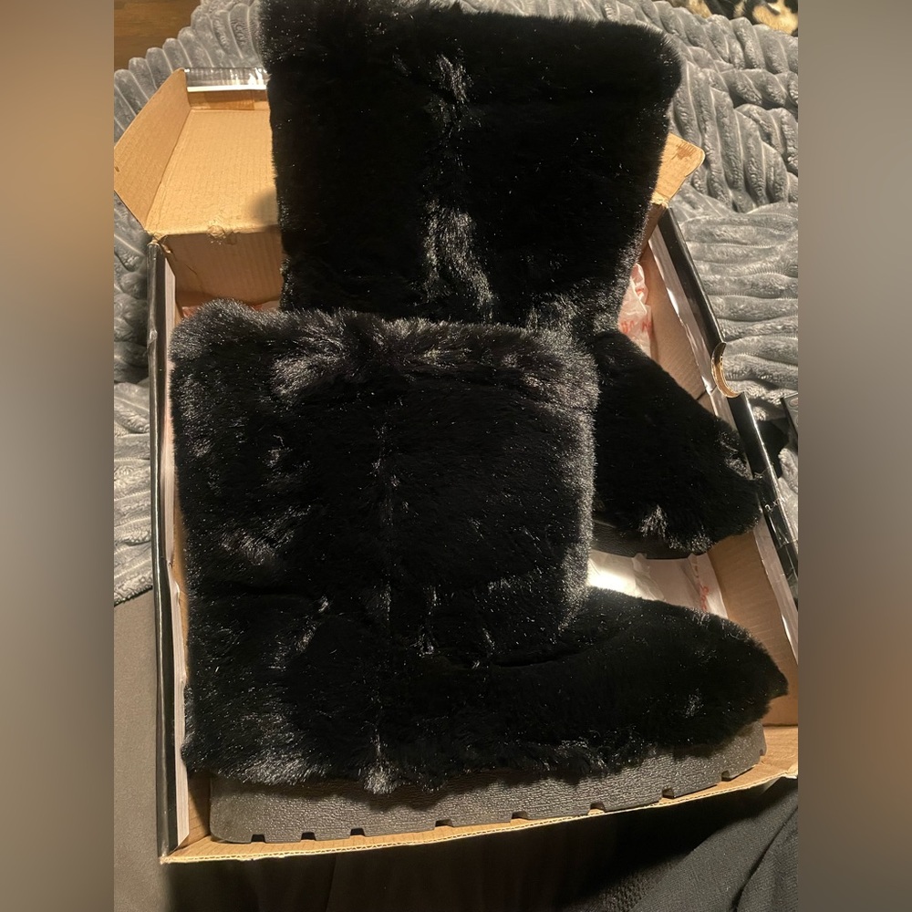Big black fuzzy boots size 8 1/2